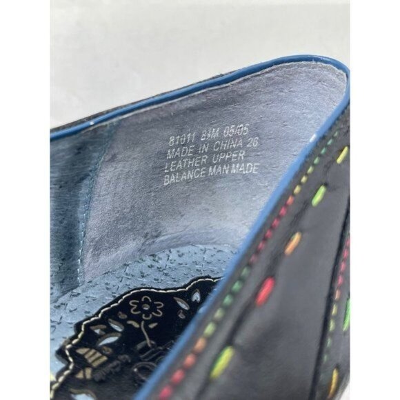 Indigo by Clarks unbuckle heal great condition size 8.5M pre-owned strap 2" heel - Picture 2 of 10